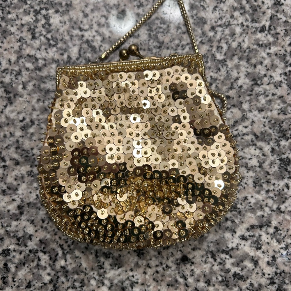 La Regale vintage Elegant Gold Sequin Clutch with kiss lock and satin lining